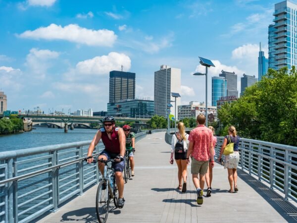 Jake Gyllenhaal’s Thrilling Cycling Adventures in the Heart of NYC